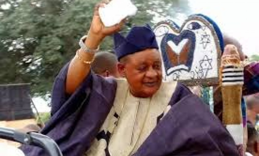 Ekiti Obas Query Tussle: Alawe Dares Alaafin, Says He Thrives on Crisis