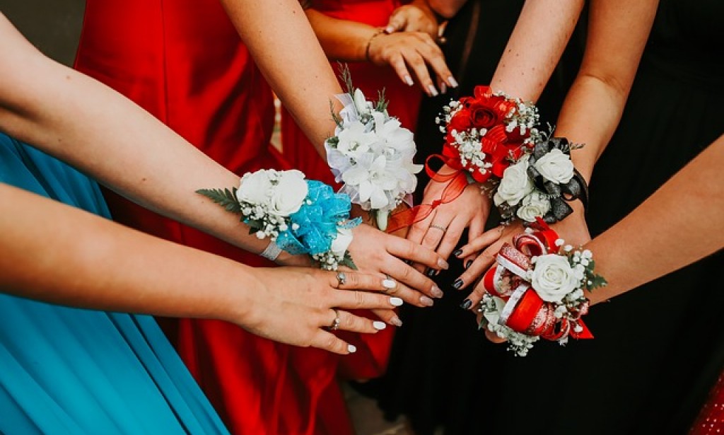 How to COME UP with a PROMENADE THEME